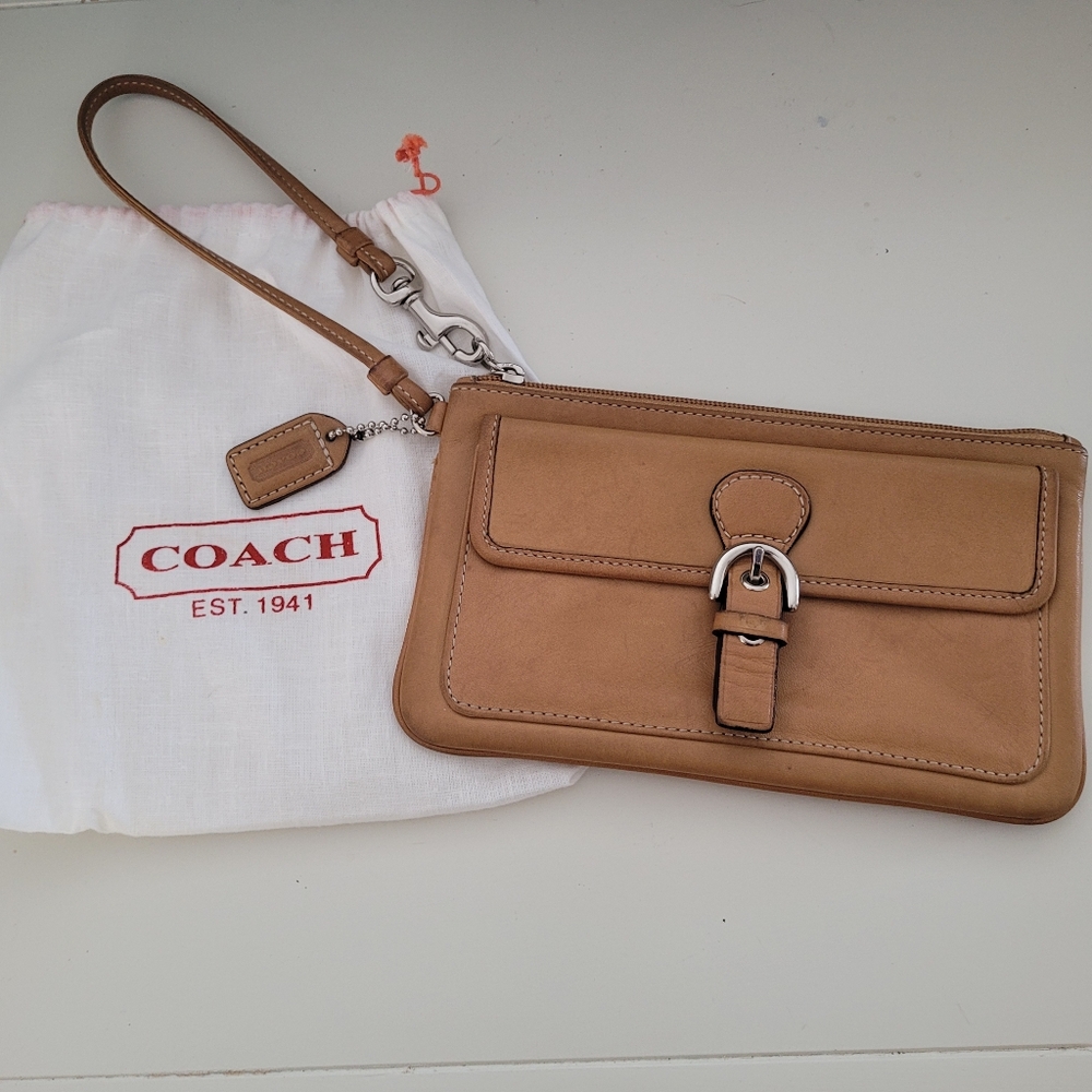 Coach Hampton Wristlet In Camel Leather